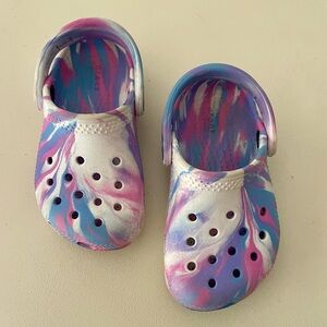 Crocs size C7